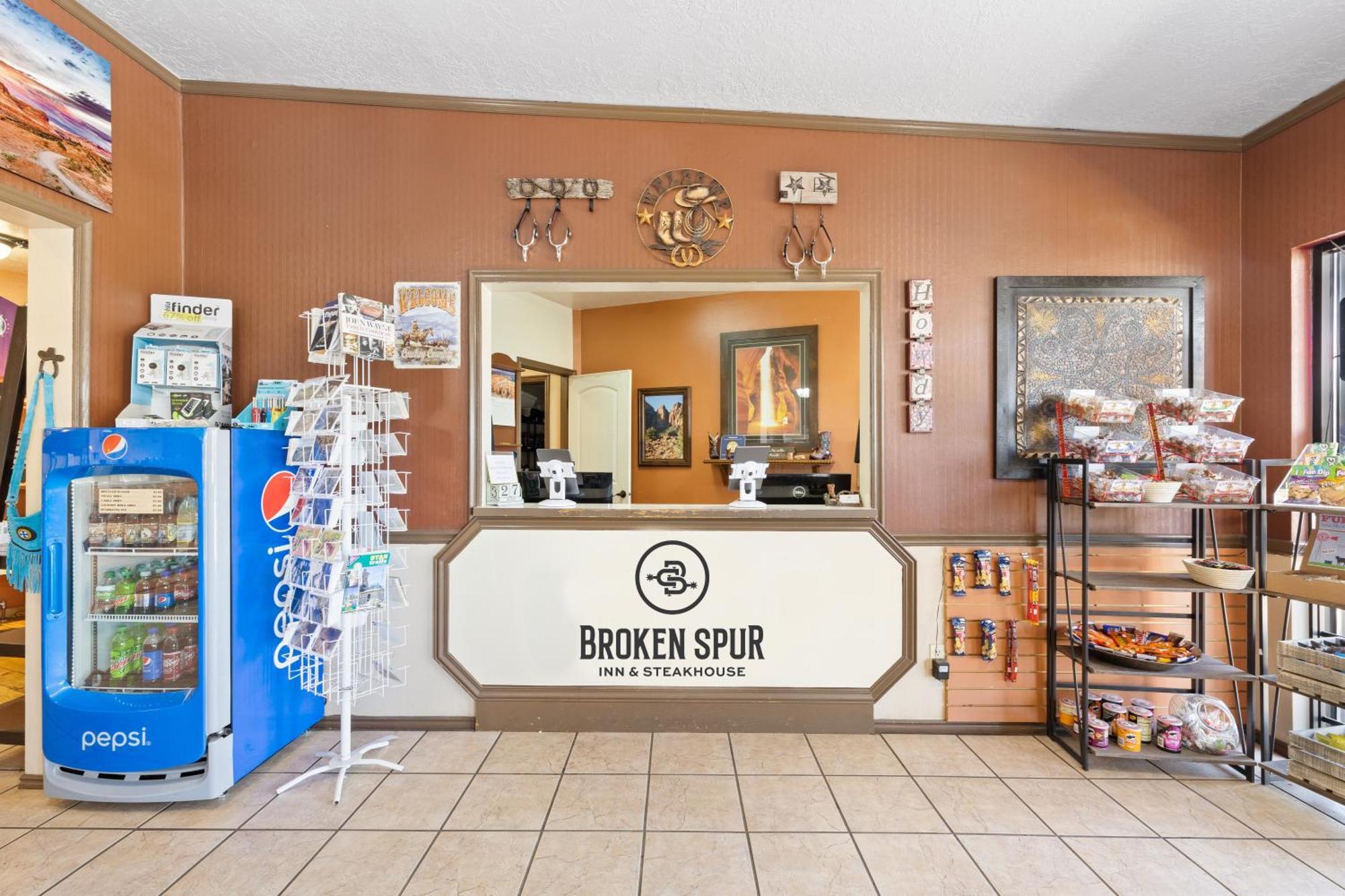 Broken Spur Inn&Steakhouse Torrey Bagian luar foto